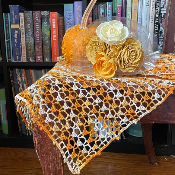 vintage table runner - Picture 1 of 3